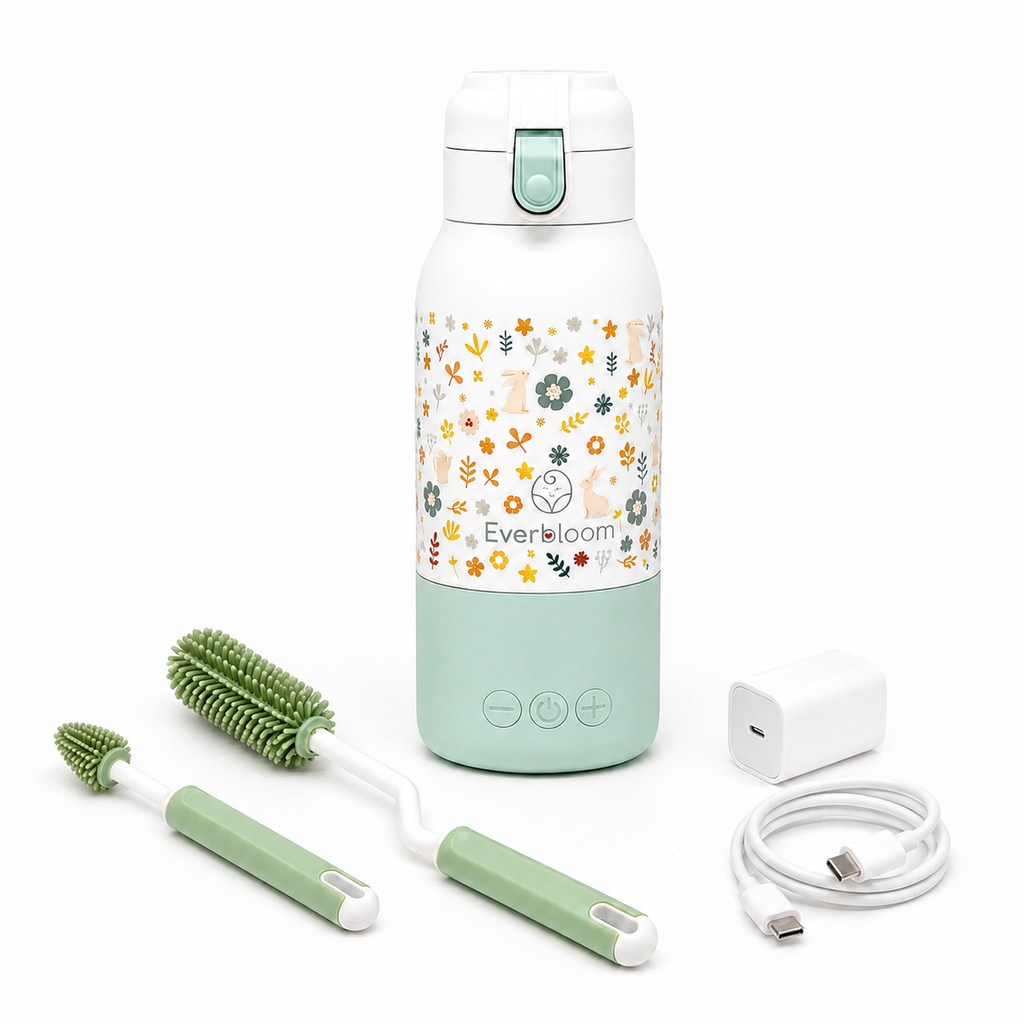Warm & Go Everbloom avec ses deux brosses de nettoyage, son chargeur et son câble USB-C